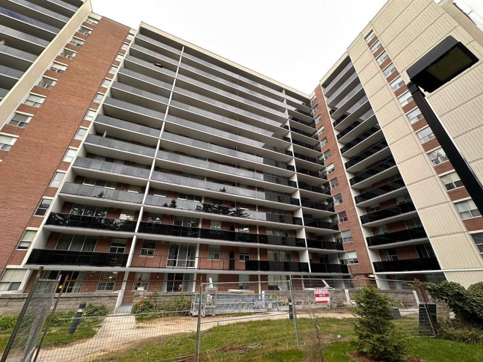 4001–4005 Bayview Avenue Restoration