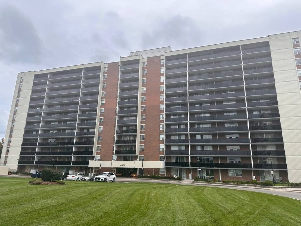 4001–4005 Bayview Avenue Restoration