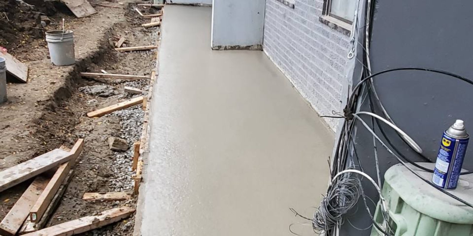 255 N Service Rd 6