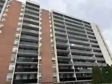 High-rise building at 4001–4005 Bayview Avenue